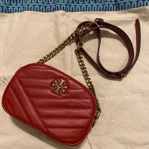 Tory Burch Kira chevron camera bag